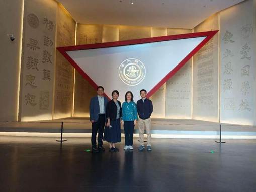 左起：欧七斤、徐瑾、徐蕾、郑茂